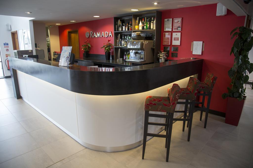 Ramada Cambridge Hotel Buitenkant foto