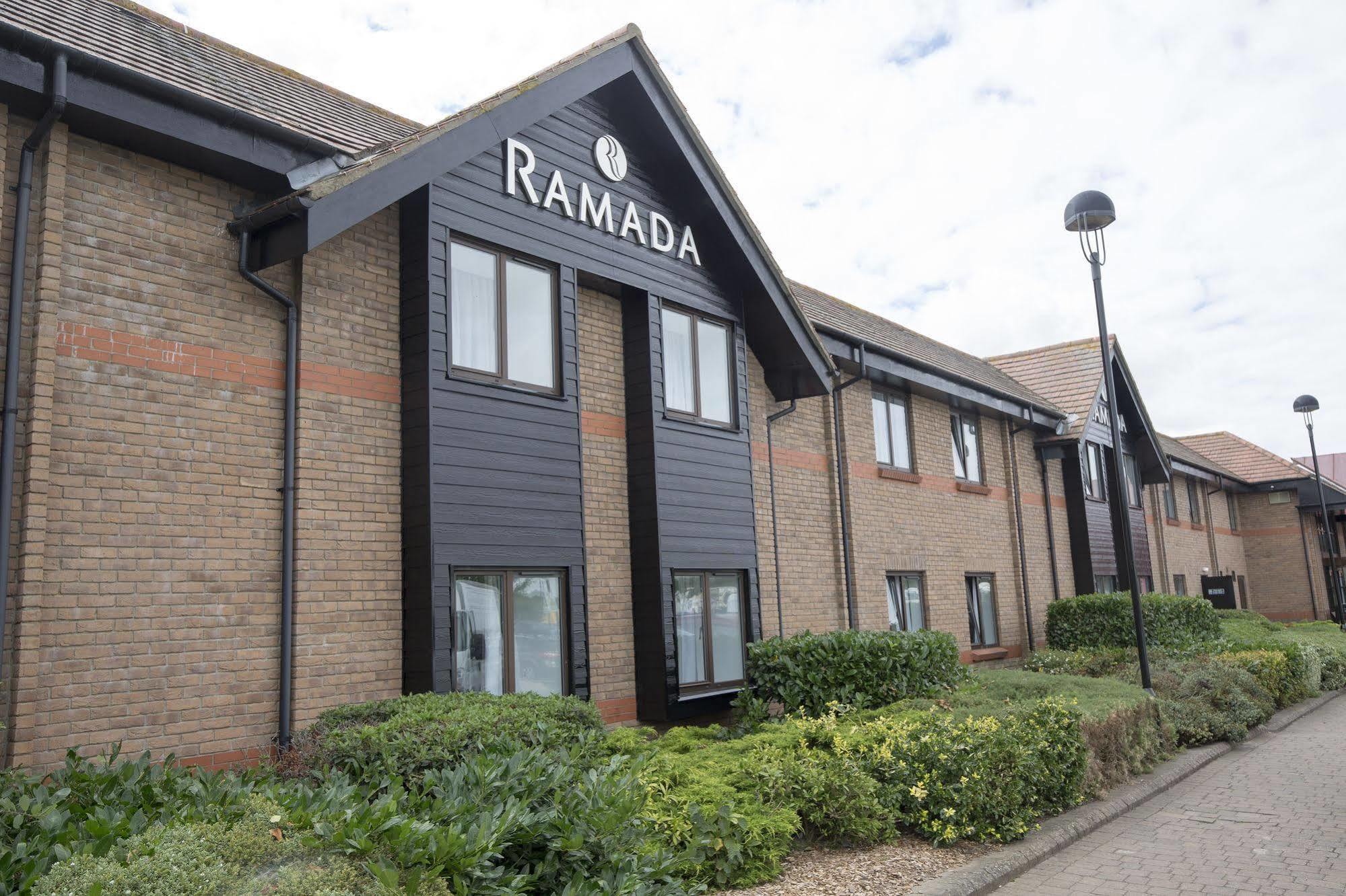 Ramada Cambridge Hotel Buitenkant foto